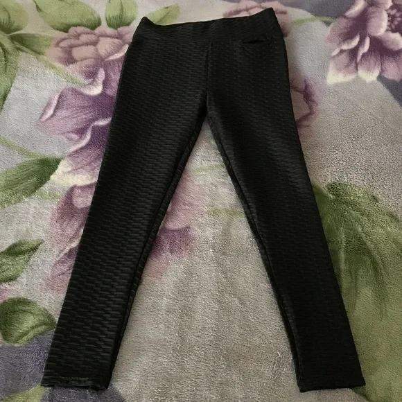 SHEIN Solid Textured Sports Leggings with Phone Pocket - Picture 8 of 16